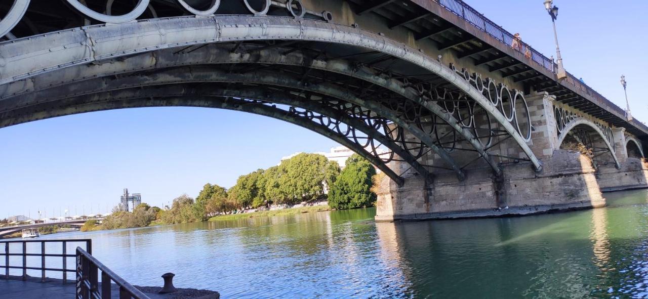 Apartamento Con Vistas Al Rio Guadalquivir En Triana, Sevilla Exterior foto